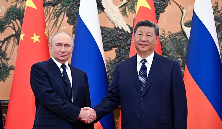 Xi_Hosts_Putin-apha-250902.jpg